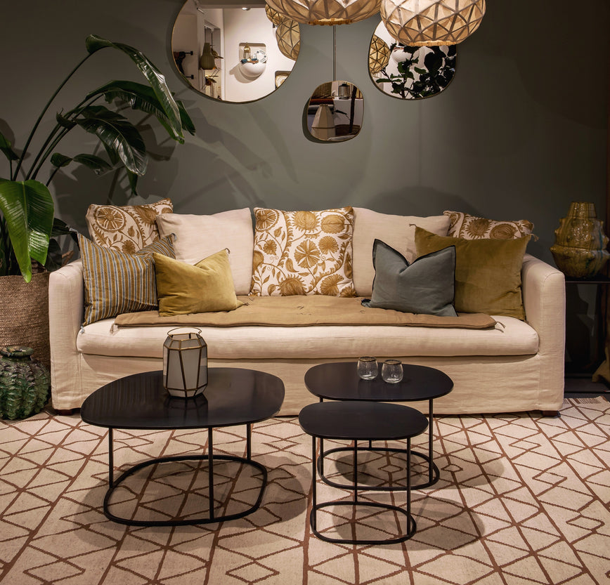 Le canapé Halta sublimé par l’art du suzani