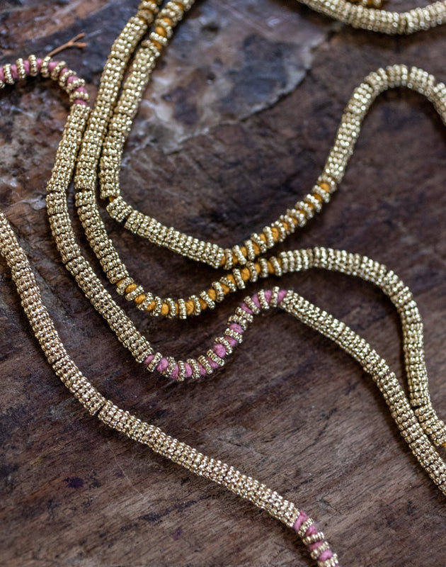 Sautoir perle or et coton