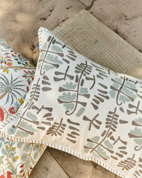 Vadhi outdoor cushion