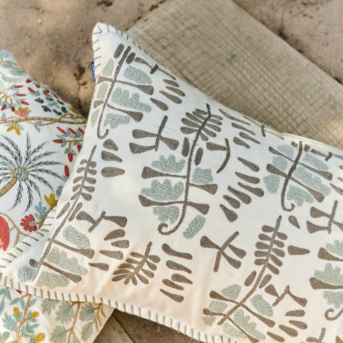 Vadhi outdoor cushion