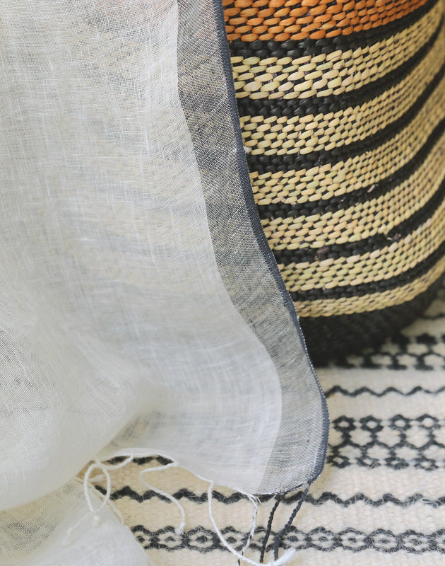 Bordure couleur Charcoal du rideau en lin Hava