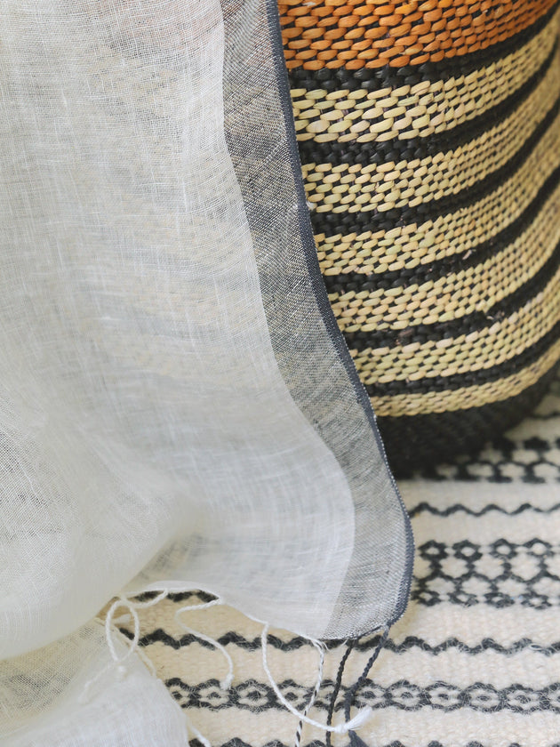 Bordure couleur Charcoal du rideau en lin Hava