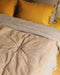 Linge de lit avec des imprimés floraux