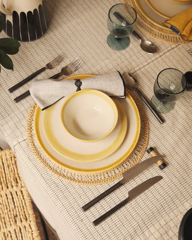 Assiettes et bol Ecume en faïence émaillée 
