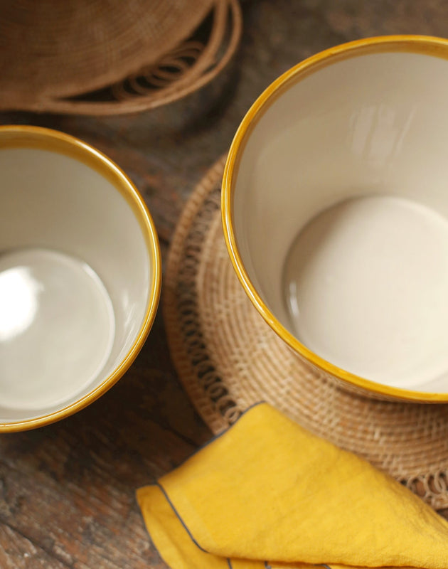 Saladier en faïence émaillée jaune et blanc - Caravane