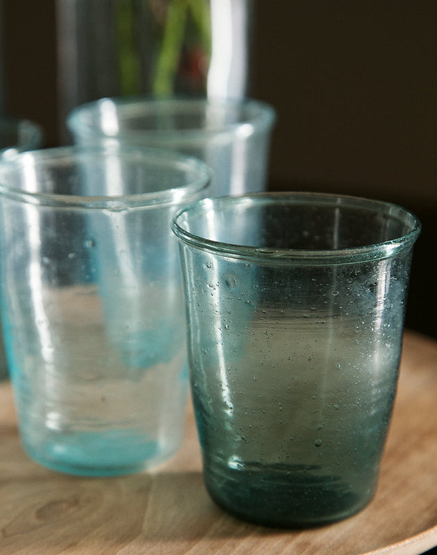 Verre de table : gobelet en verre, disponible en 2 tailles