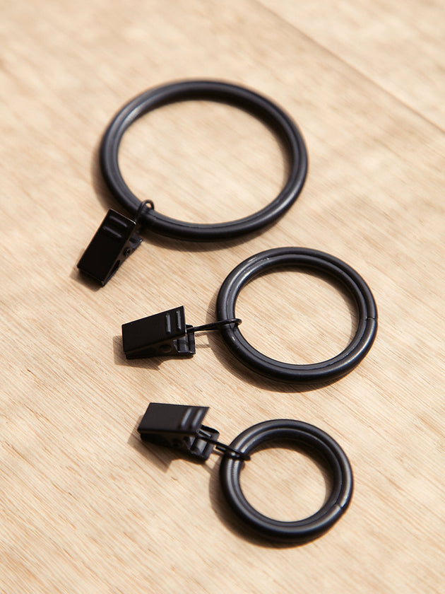 Anneaux-pinces pour accrocher vos rideaux sur une tringle