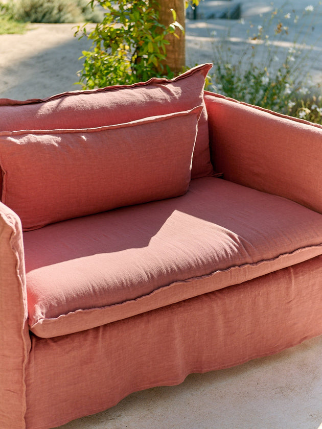Loveseat Holi