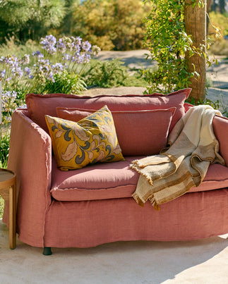 Loveseat Holi