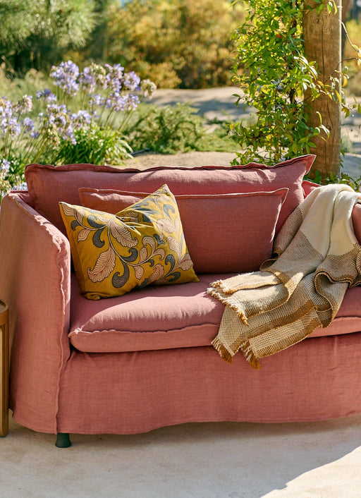Loveseat Holi