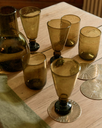 Set of 4 Nile stemmed glasses