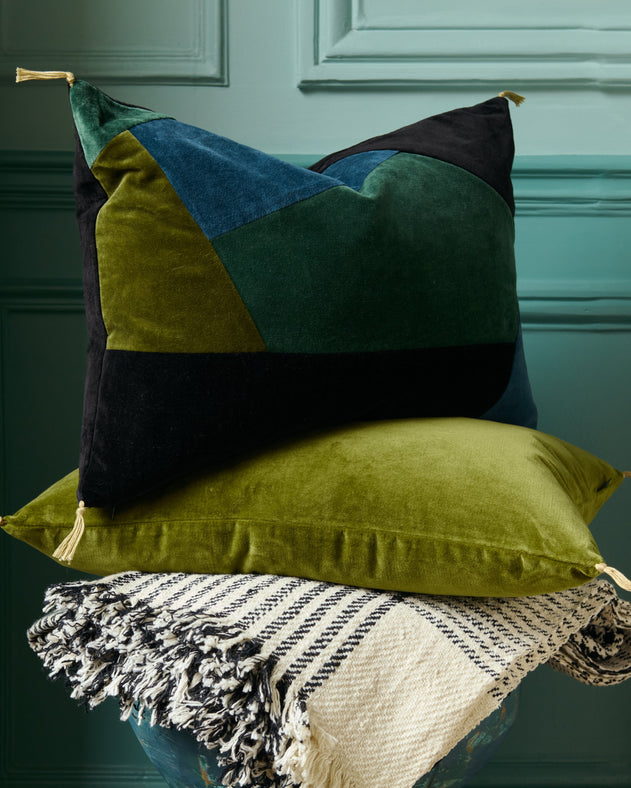 Housse de coussin en velours lavé Orion en patchwork.