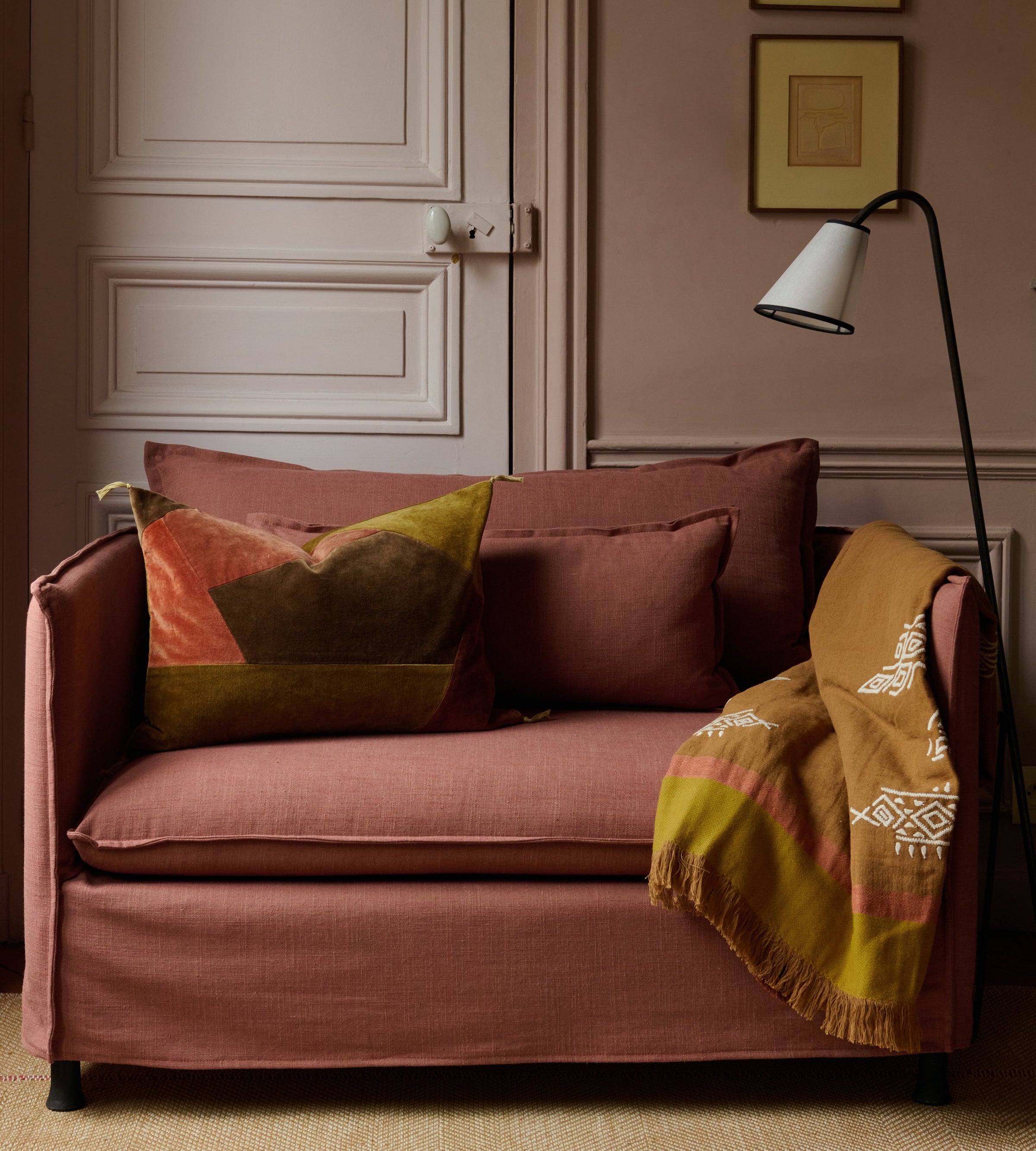 Loveseat Holi