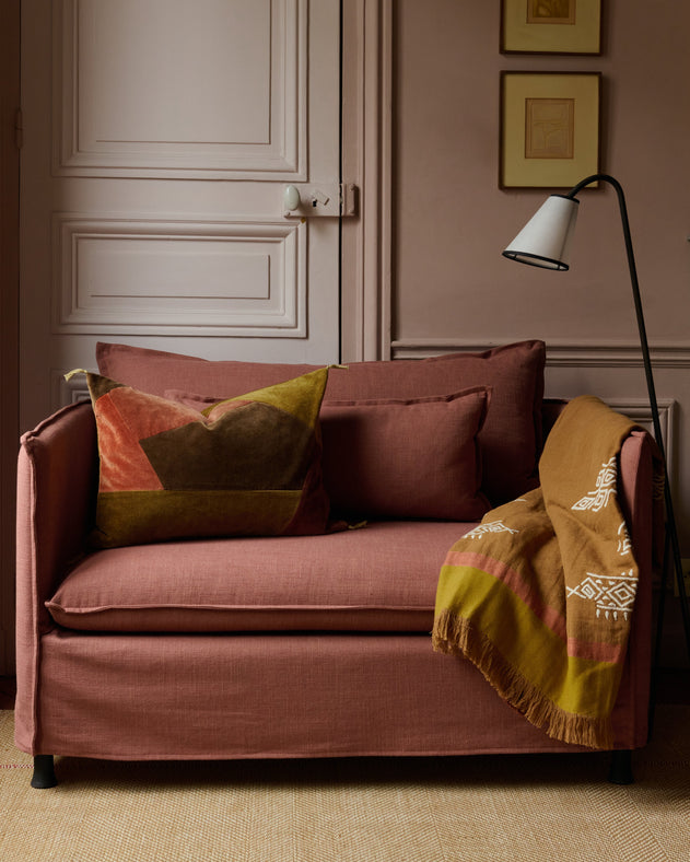 Loveseat Holi