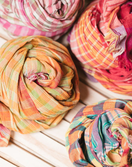 Echarpes colorées en coton