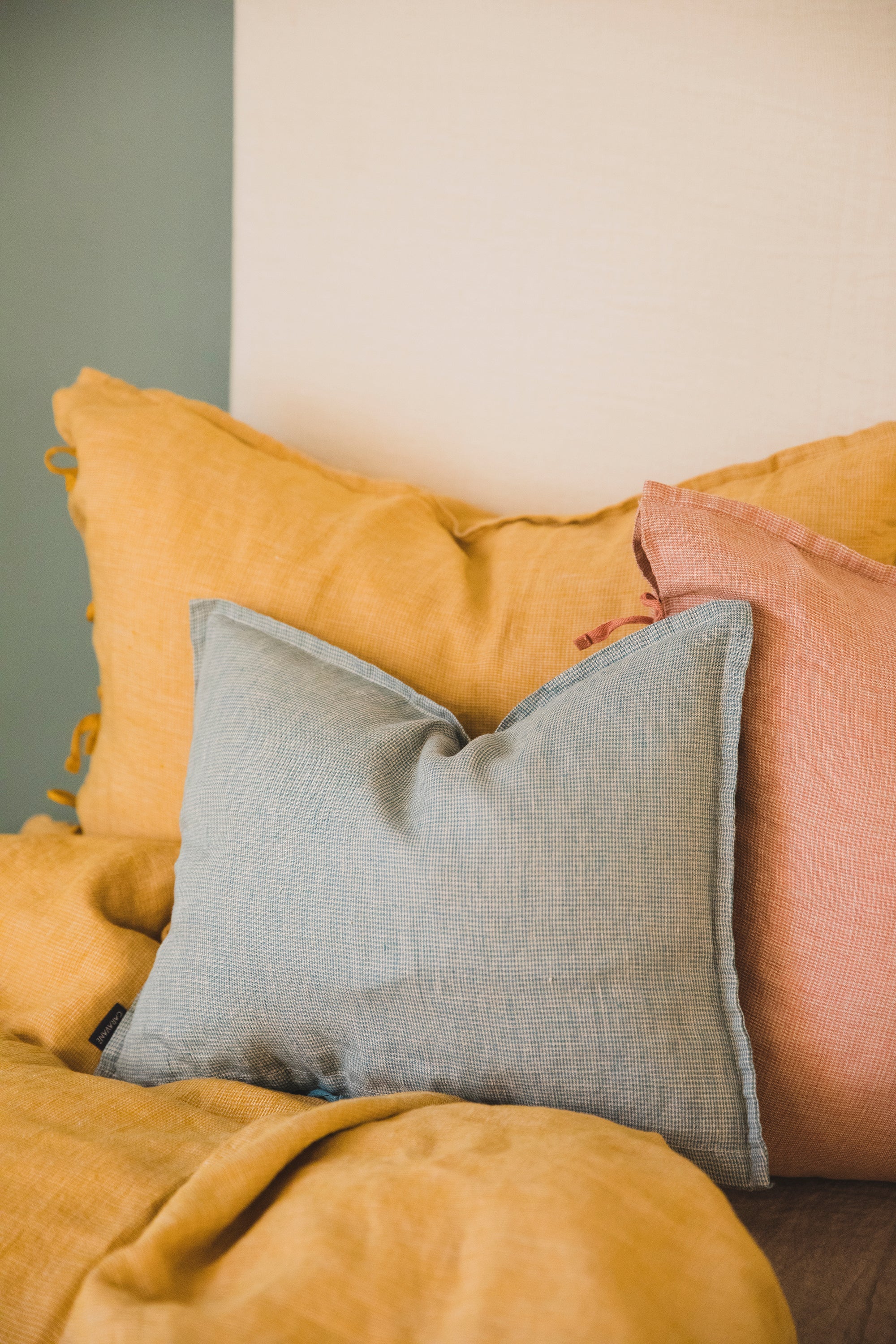 Petite housse de coussin Fil à fil Sarta Glacier en lin lavé