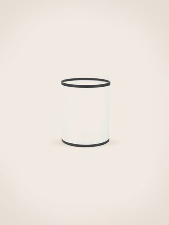 Abat-jour Lory en papier blanc et contours noirs