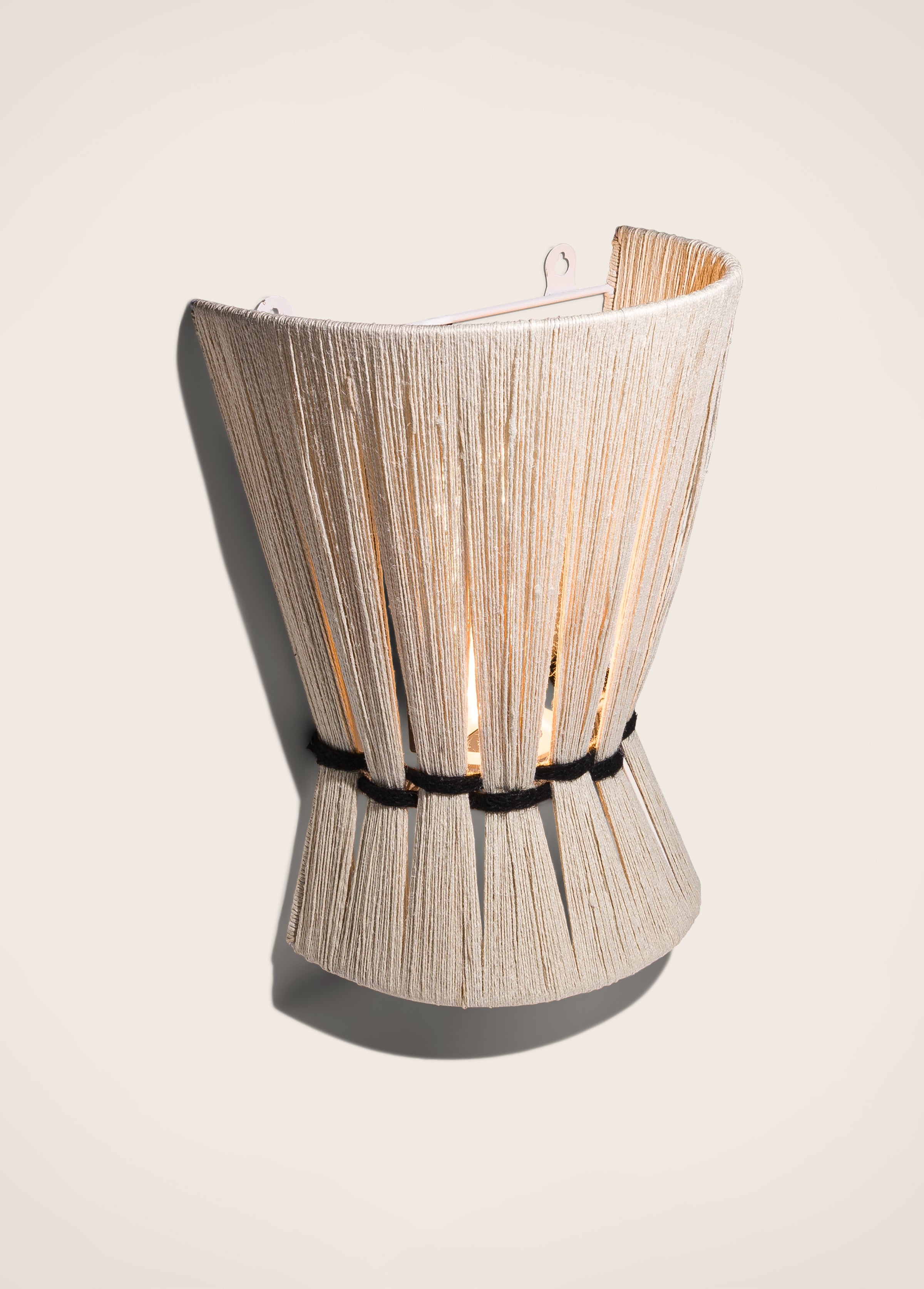 Lasso wall light