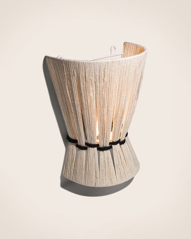 Lasso wall light