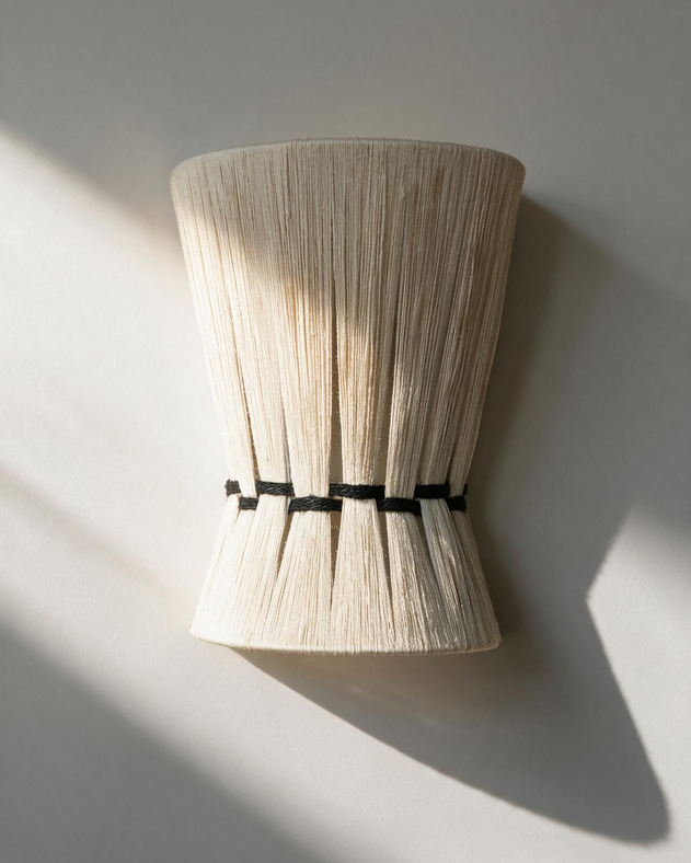 Lasso wall light