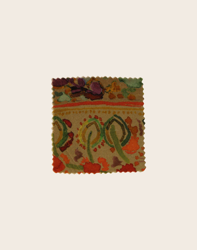 Tissu Inika en velours de coton avec motifs chamarrés aux accents d’aquarelle
