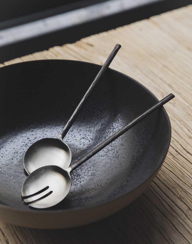 Couverts de service avec un manche fin