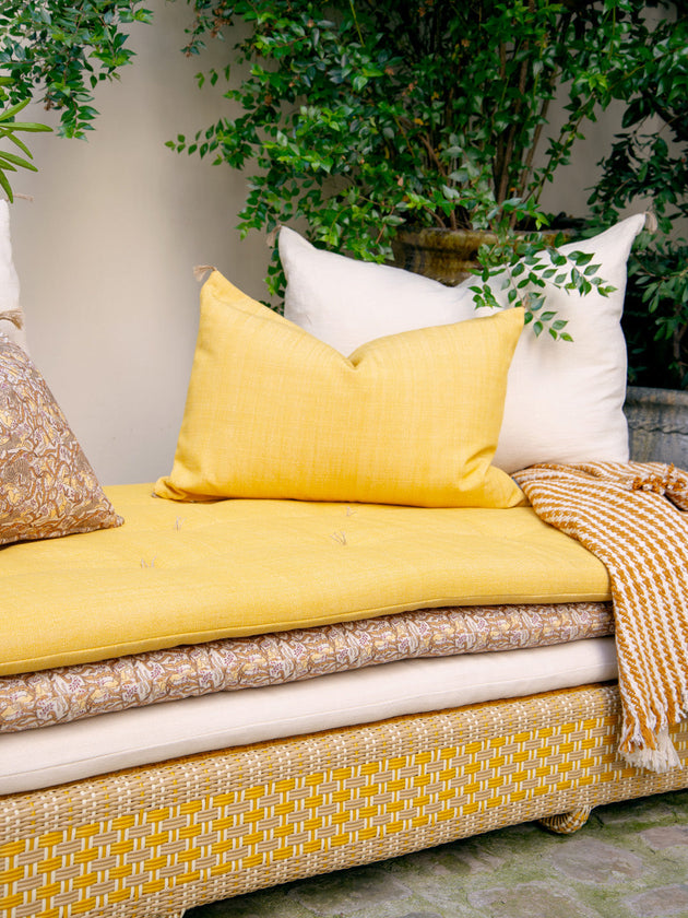 Coussin d'extérieur Anatole Curcuma 50x70 - Caravane