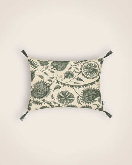 Housse de coussin en coton brodé inspirée de l'art du suzani couleur Cyprès