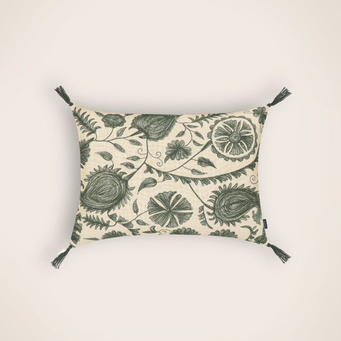 Housse de coussin en coton brodé inspirée de l'art du suzani couleur Cyprès
