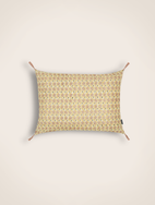 Housse de coussin Tullio Nude avec pompoms imprimés à la main