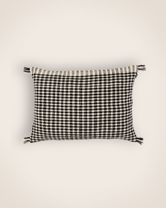 Houndstooth cushion cover