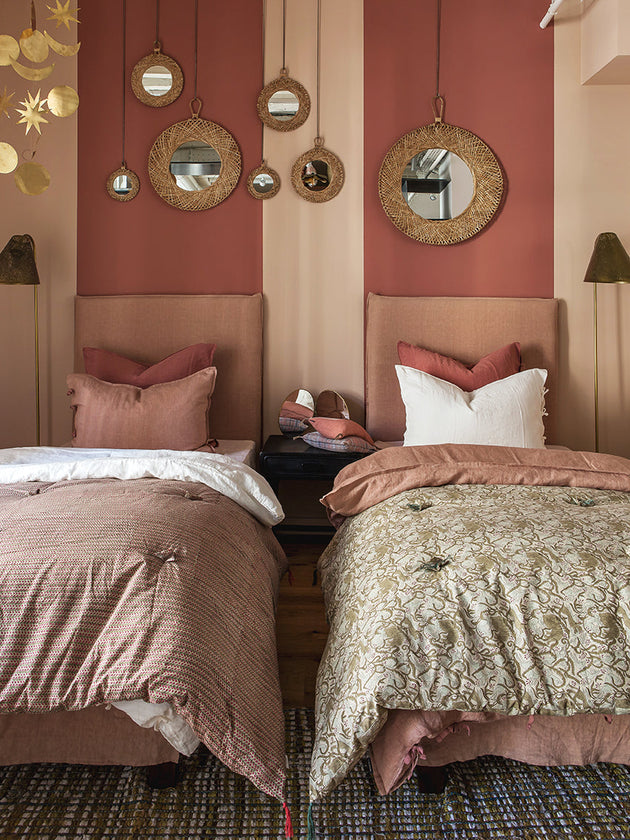 linge de lit pour chambre d'enfants rose