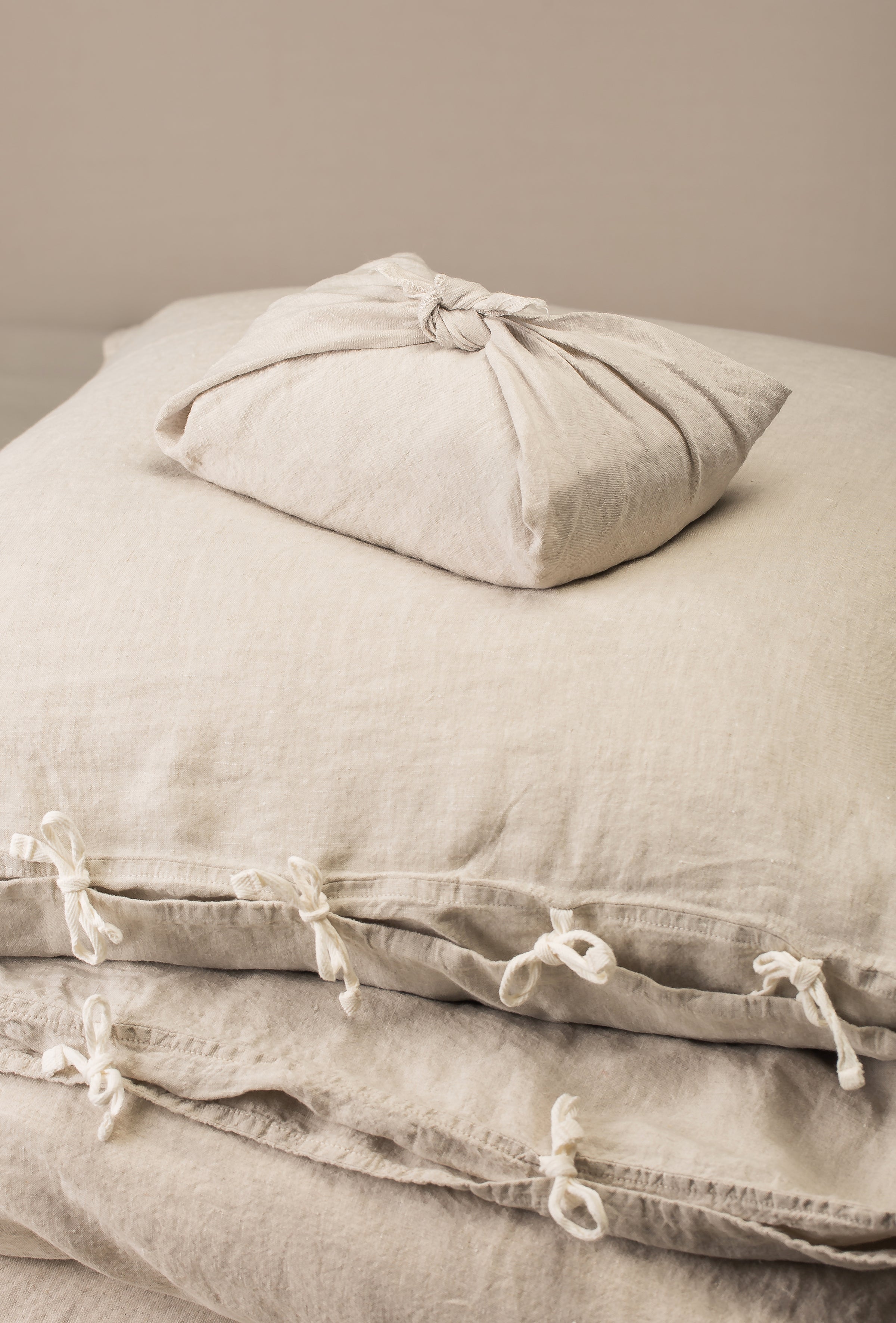Selena Bedding Set - Ciment