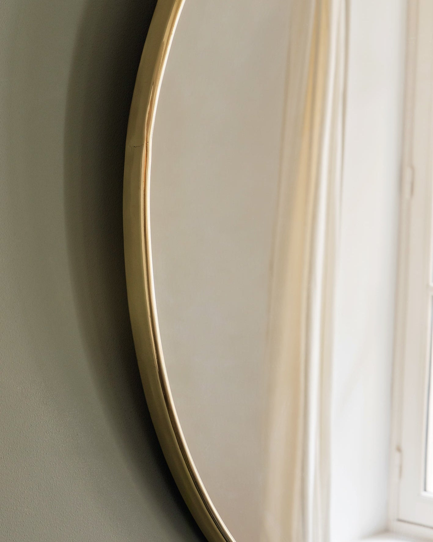 Cinta Round Mirror