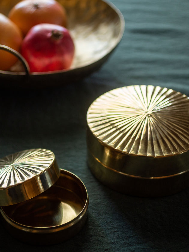 Idée de cadeau : boite décorative dorée