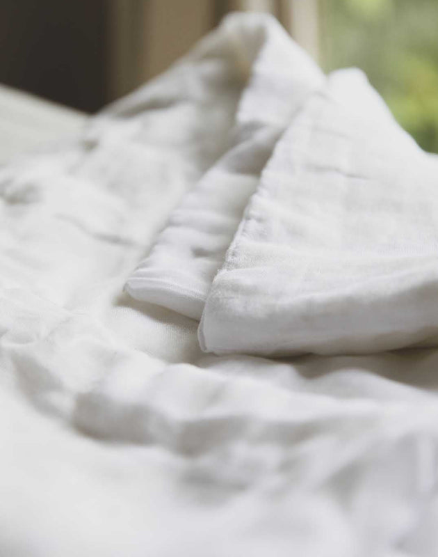 Couette blanche en soir pour l'été