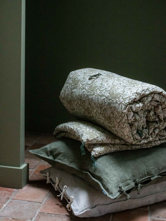 Courtepointe Letho en coton et microfibre à motifs oniriques