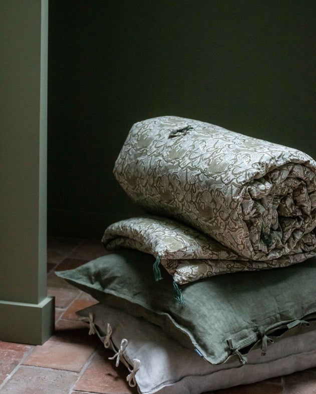 Courtepointe Letho en coton et microfibre à motifs oniriques