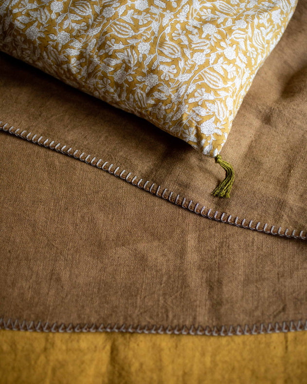 Association de couleurs pour votre linge de lit dans les teintes de jaune avec la courtepointe Tulipan