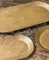 Plateaux Dana en laiton doré et leurs motifs en épis gravés à la main