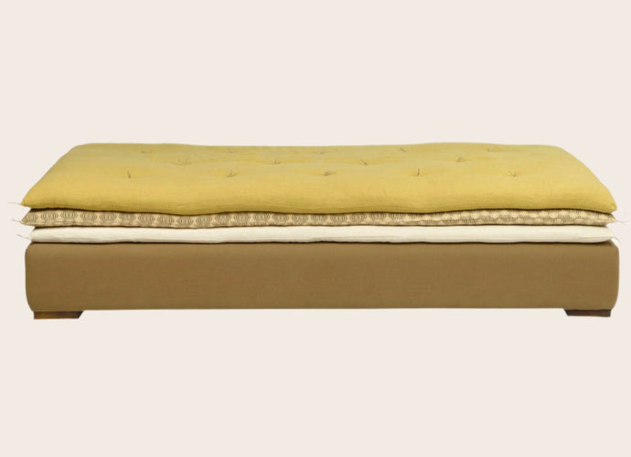Divan avec 3 matelas avec différents tissus