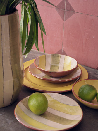 Ensemble de coupelles et assiettes Amalfi en terre cuite