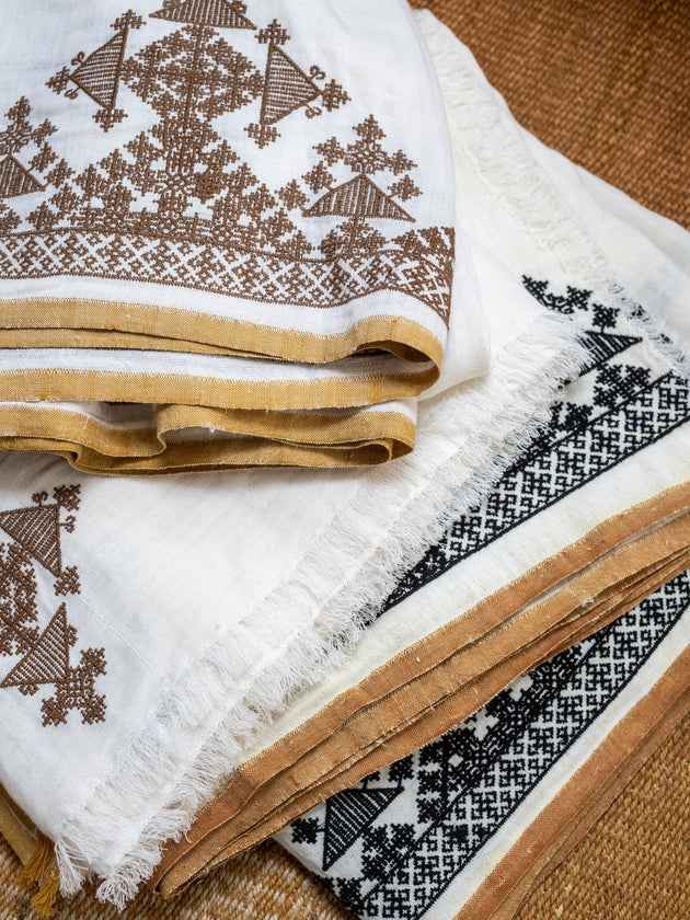 Rideau Dafi en coton brodé, bambou et lin avec motifs colorés