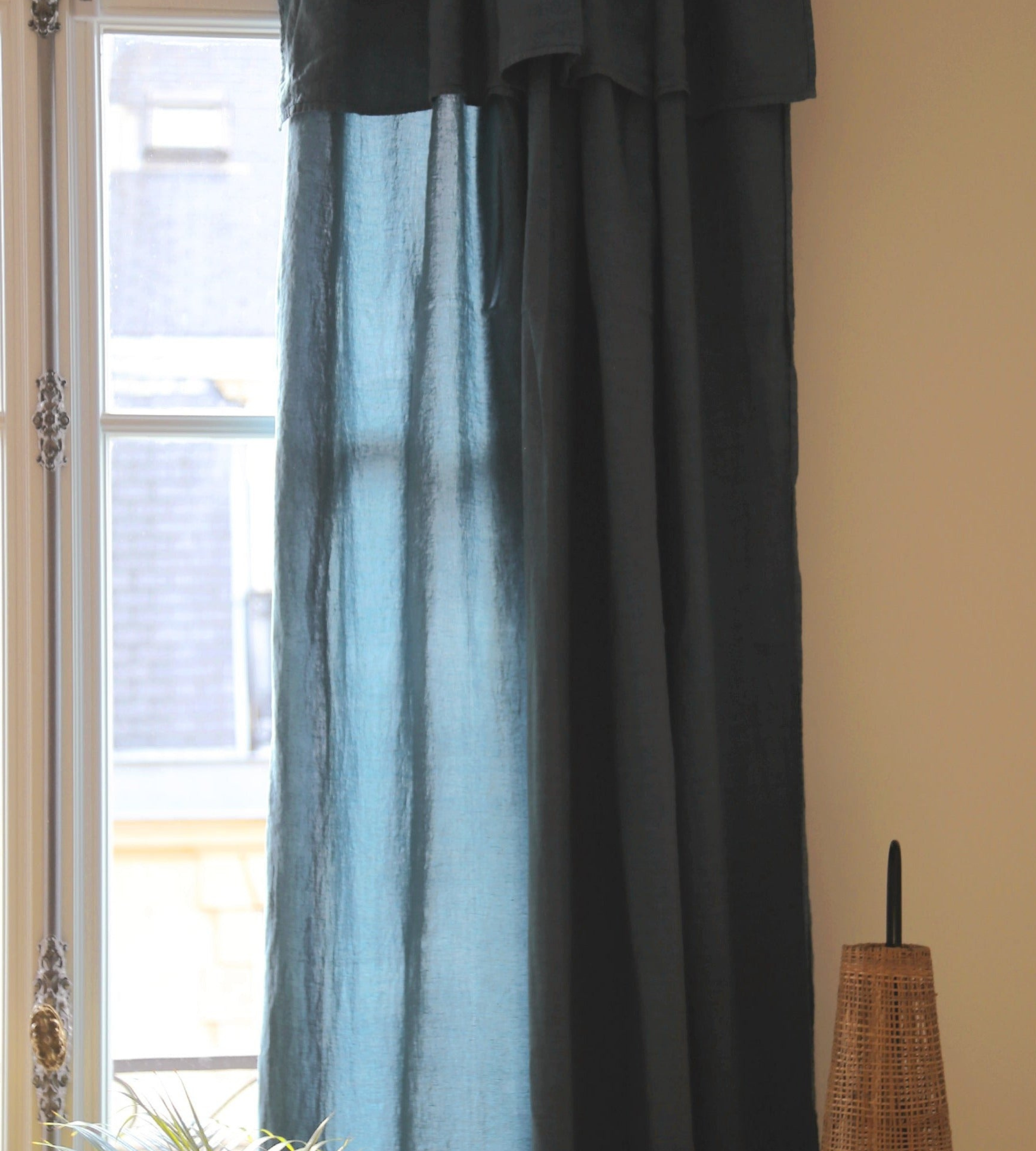 Selena Curtain