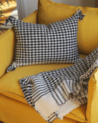 Houndstooth cushion cover