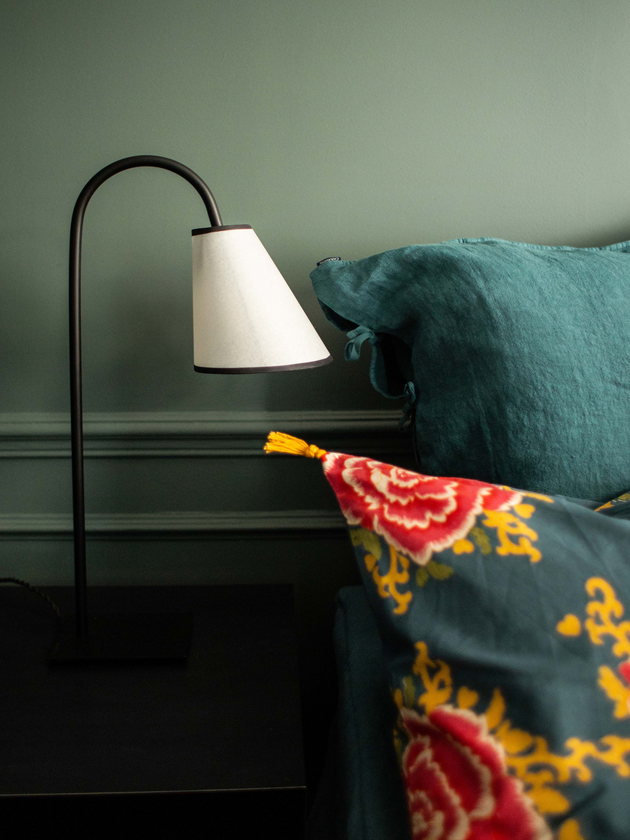 Luminaire : lampe à poser noire et blanche pour votre bureau