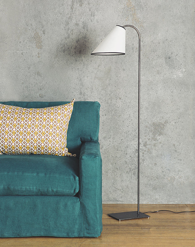 Pied de lampadaire Ella en acier brut noir