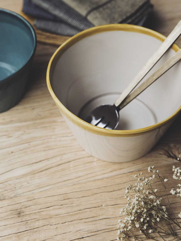 Saladier en faïence émaillée blanc et jaune