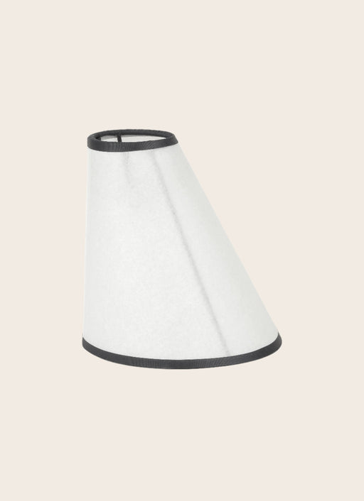 Abat-jour sous forme de cône en papier blanc avec des contours noirs