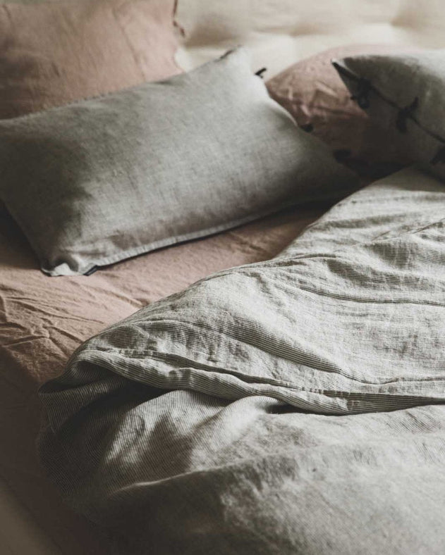 Linge de lit en lin lavé gris et rose